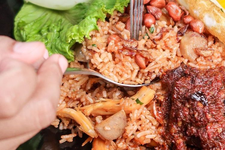 Nasi Goreng Jambang: Rasa yang Bikin Cilacap Terkesan